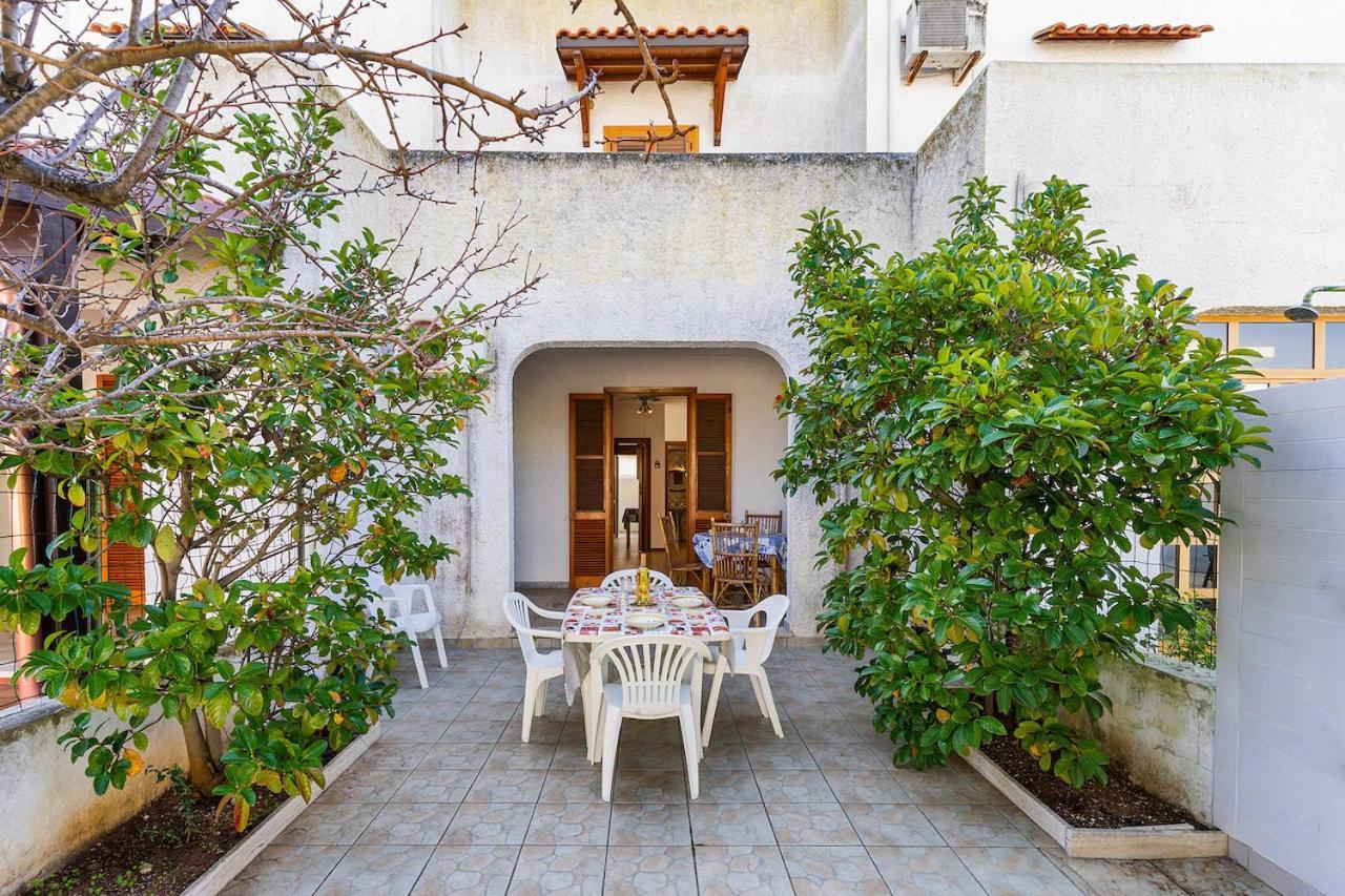 Villino Sabrina Con Piscina Torre Lapillo Exterior foto